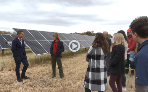 Senator Tina Smith tours Minnesota Community Solar Garden with MnSEIA