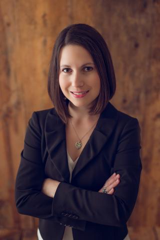 Liz Lucente Headshot