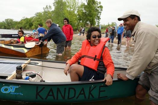 Minnesota Renewable Energy Society Boat Regatta educates kids about solar energy.